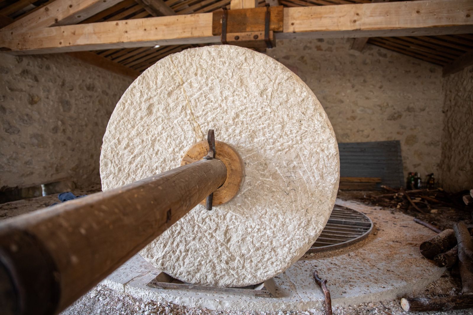 Meule du moulin à plâtre de Saint-Jurs (D.Bruschi, 2022)